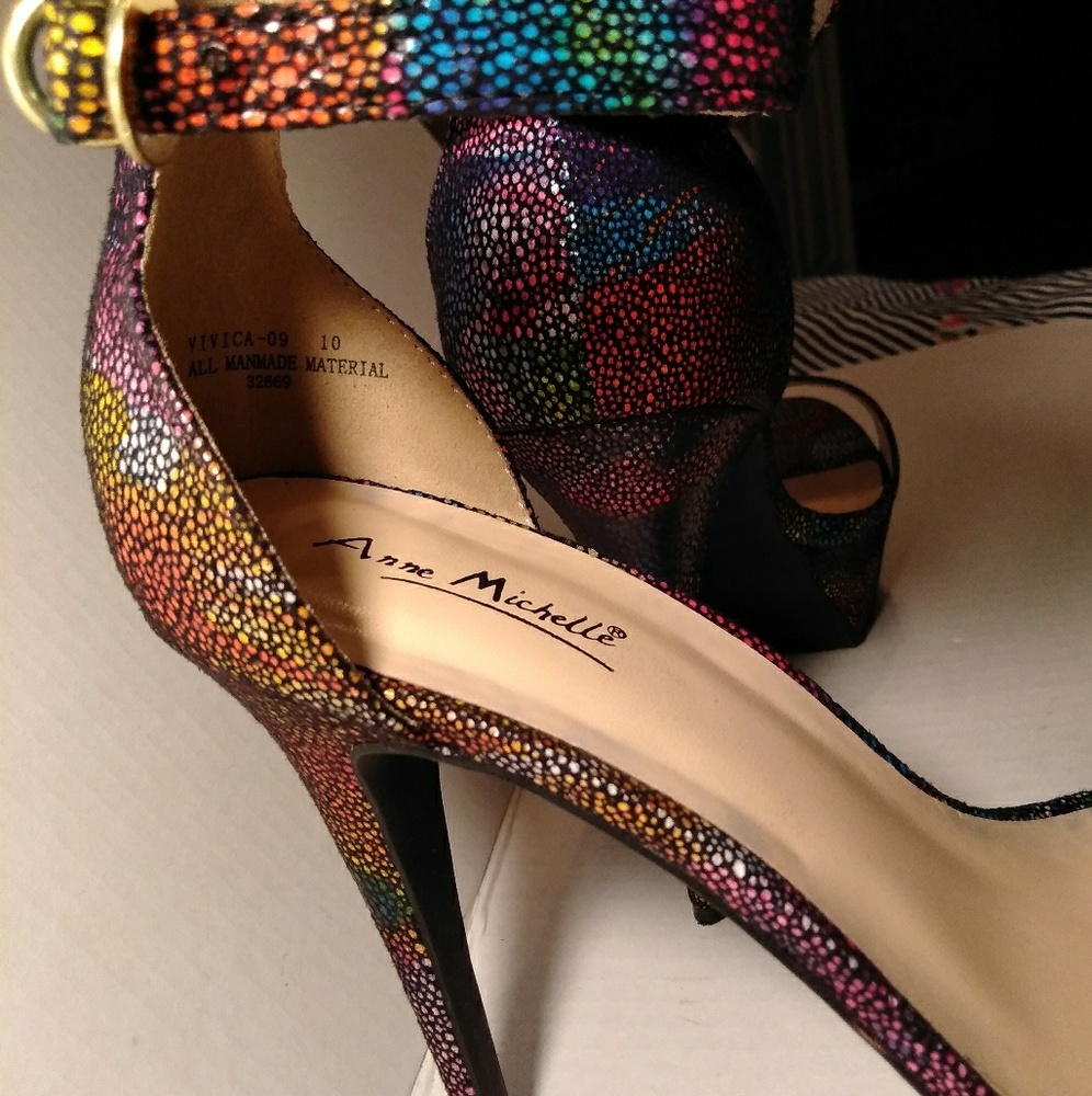 Shoes - Picture 5 of 7